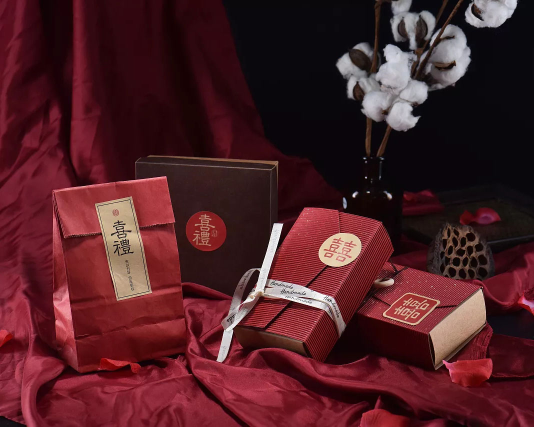 產(chǎn)品畫冊(cè)版面設(shè)計(jì)之封面設(shè)計(jì)… 